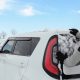 Dispositif de démarrage autonome-Booster. Réserve d’énergie dans la boîte à gants.