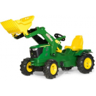 John Deere 6210R avec godet