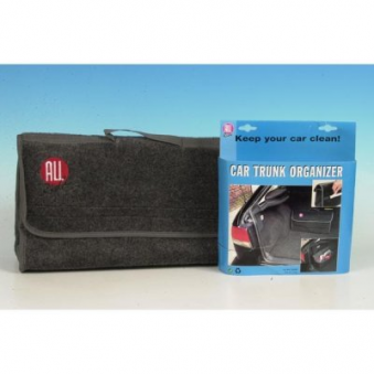 Un sacco di cose nel bagagliaio, S103-273235