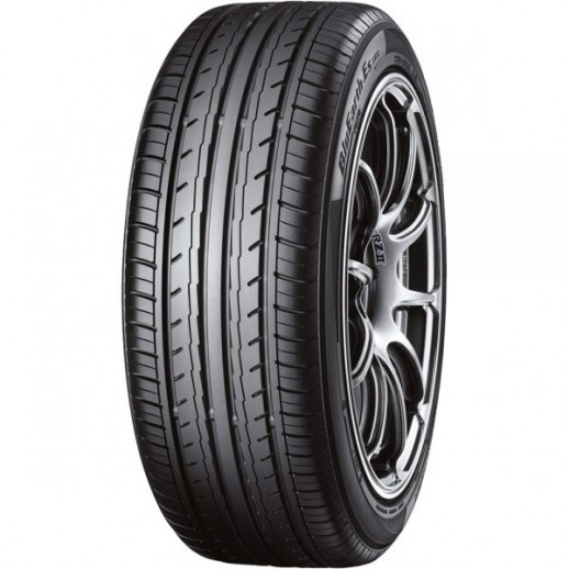 235/40R18 Yokohama Bluearth-es Es32a